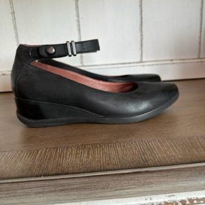Dansko Mary Janes Black Leather Size 8